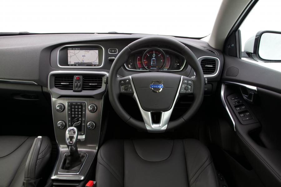 Volvo V40 2012 года  (фото 43 из 183)